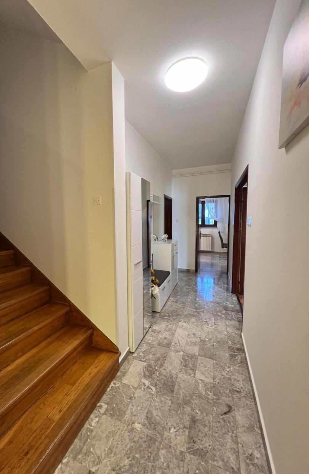 Apartment Tigo - 2 Bedrooms, 2 Bathrooms, Terrace And Big Garden فاجانا المظهر الخارجي الصورة