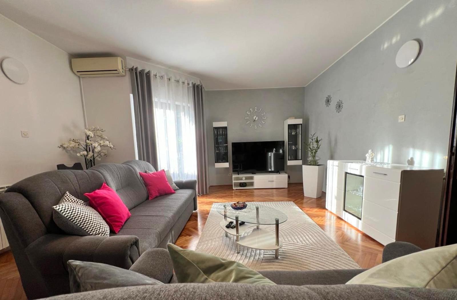 Apartment Tigo - 2 Bedrooms, 2 Bathrooms, Terrace And Big Garden فاجانا المظهر الخارجي الصورة